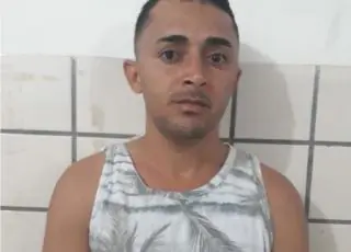 Homem é preso por porte ilegal de arma de fogo em Medeiros Neto