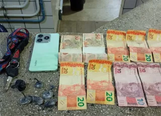 Homem é preso por tráfico de drogas durante operação da PM em Teixeira de Freitas