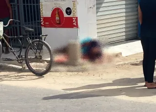 Homem é socorrido para o Costa das Baleias após ser baleado em frente a supermercado em Teixeira de Freitas