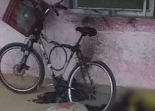 Homem em situação de rua tem corpo incendiado em Itamaraju; vítima morreu