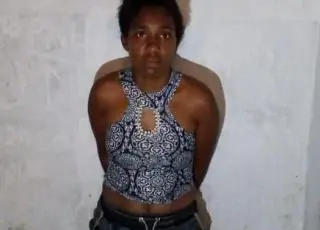 Homem foge de cerco policial e mulher é presa com drogas