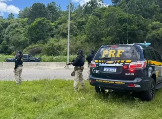 Homem foge de linchamento, pede socorro à PRF e acaba preso por estupro de vulnerável 