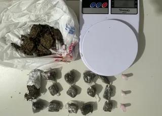 Homem foge para área de mata e abandona sacola com drogas em Itabatã