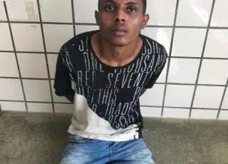 Homem invade campus da UFSB quebra 3 portas de vidro e acaba preso pela PM