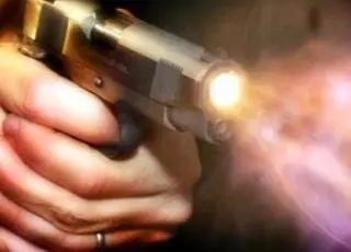 Homem mata 4 pessoas a tiros e comete suicídio em seguida