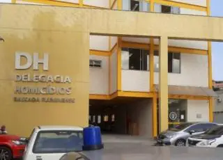 Homem mata mulher, mãe dela e se mata em seguida