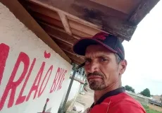 Homem morre após se jogar embaixo de caminhão no centro de Teixeira de Freitas