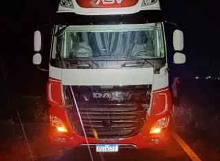 Homem morre atropelado por caminhão na BR-101, próximo a assentamento em Itamaraju