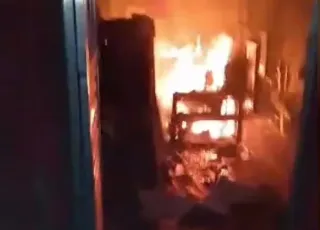 Homem morre carbonizado após incêndio atingir residência em Eunápolis