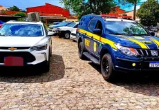 Homem negocia carro roubado com ‘quebra-queixo’ e acaba preso pela PRF, na Bahia