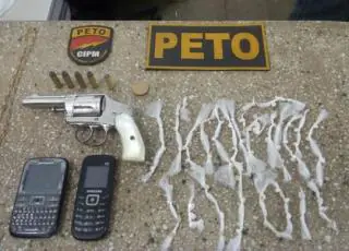 Homem preso com arma de fogo e drogas disse ser integrante do PCC