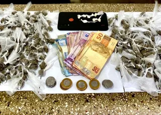 Homem que ameaçava moradores é preso em flagrante com 272 papelotes de maconha e pedras de crack  em Teixeira