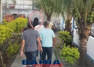 Homem que matou ex mulher a facadas em Itamaraju se apresenta na delegacia, confessa o crime e sai pela porta da frente