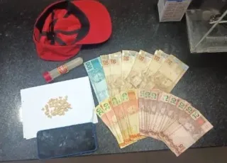 Homem tenta fugir, mas acaba preso com drogas e dinheiro em Eunápolis