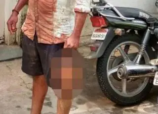 Homem vai a delegacia com a cabeça de vítima decapitada por ciúme da mãe