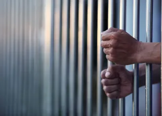 Homicídio contra agente público: Câmara aprova aumento de pena no regime fechado