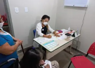 Hospital de Medeiros Neto conta com dois médicos para agilizar consultas e reduzir filas
