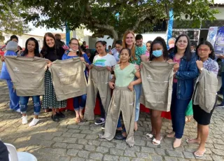 Hospital de Medeiros Neto recebe mais de um mil uniformes fruto da parceria entre Prefeitura Municipal, Usina Santa Maria e Corcovado