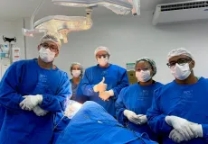 Hospital do Subúrbio realiza cirurgia de escoliose com técnica inédita no Brasil