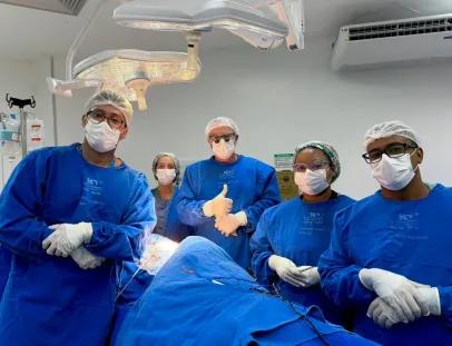 Hospital do Subúrbio realiza cirurgia de escoliose com técnica inédita no Brasil