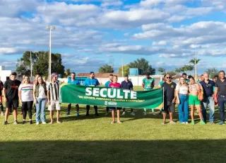 Ibirapuã dá início a dois grandes campeonatos e homenageia árbitros