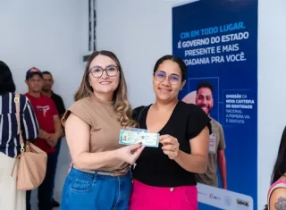 Ibirapuã entrega primeiras Carteiras de Identidade produzidas no município