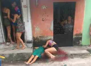 Idosa de 72 anos é executada com 12 tiros no lugar na filha