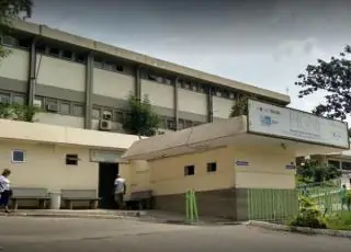 Idosa de 81 anos é espancada e tem orelha cortada durante assalto