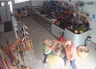 Idoso de 73 anos atira no cunhado de 70 após briga de irmãos por herança