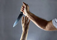 Idoso é encontrado morto com marca de facadas em sua casa, em Eunápolis