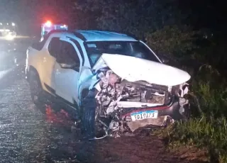 Uma pessoa morre em acidente entre dois veículos na  BR-101  em Itabatã