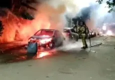 Incêndio de veículos no Lobato leva PM a reforçar ações de segurança no subúrbio de Salvador