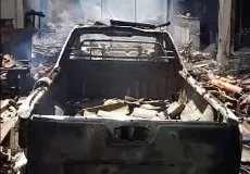 Incêndio em Itabela destrói veículos e estoque de festas; Imagem de Nossa Senhora fica intacta entre as cinzas