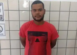 Indivíduo é preso com drogas no bairro santa Rita em Teixeira de Freitas