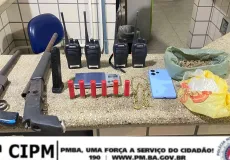 Indivíduo é preso pela Polícia Militar, armas de fogo foram apreendidas  e  moto roubada recuperada em Teixeira de Freitas