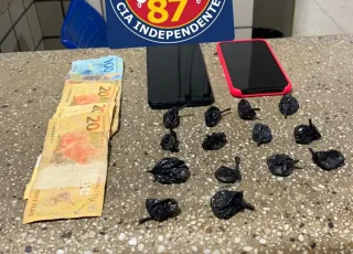 Indivíduo tenta fugir mas acaba preso  pela PM. Cocaina foi apreendida