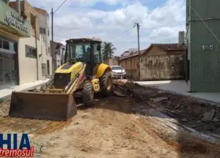 Iniciada a obra de asfaltamento da Rua Dr. José de Alencar (Água na Boca)