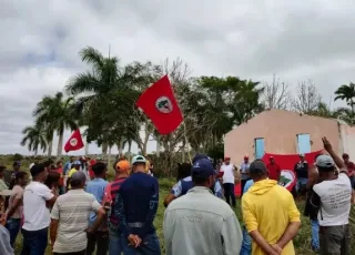 Integrantes do MST ocupam duas fazendas na Bahia