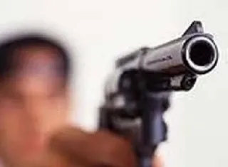 Investigação de tentativa de homicídio leva à apreensão de adolescentes e drogas em Medeiros Neto