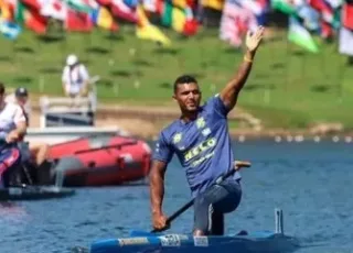 Isaquias Queiroz conquista medalha de prata no Mundial de Canoagem