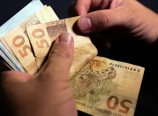 Isenção de IR para quem ganha até R$ 5 mil entra em vigor