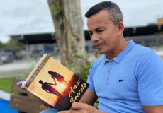 Itamaraju celebra a literatura com noite de autógrafos do escritor Joaquim Nunes