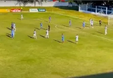 Itamaraju lidera o grupo 14 do campeonato municipal ao derrotar o Prado no Estádio Barbosão 