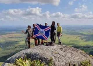 ITAMARAJU: Mila Lopes é a primeira mulher a chegar ao topo do Monte Pescoço