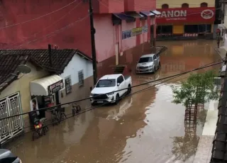 Itanhém é castigada pelas fortes chuvas