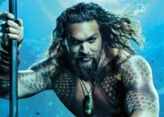 Jason Momoa divulga novo cartaz de Aquaman