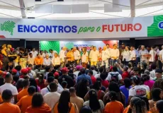 Jerônimo demonstra força em Feira de Santana e reúne mais de 20 prefeitos no território