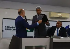 Jerônimo Rodrigues recebe Comenda 12 de Maio e título de cidadão eunapolitano