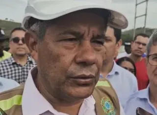 Jerônimo visita obras da ponte sobre o Rio Jequitinhonha e prevê entrega para novembro