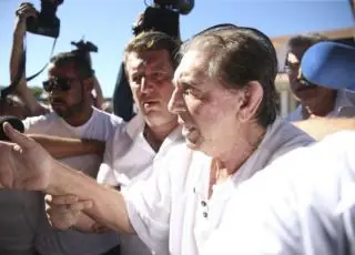 João de Deus entrega-se à polícia em área rural de Abadiânia